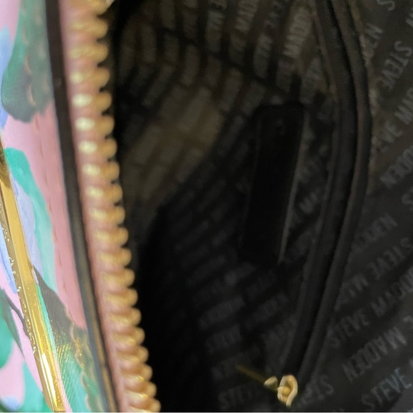 Steve Maden floral purse with gold tone hardware - Picture 6 of 11